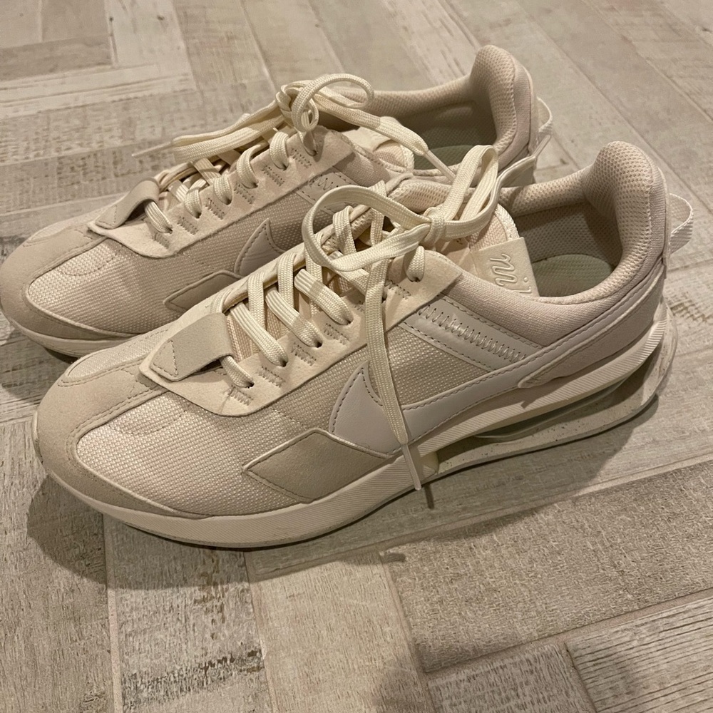 Nike airmax pre day Cream/white Sneakers, Sz 8